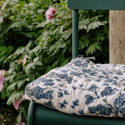 Chatsworth Ivy Seat Cushion (Blue)